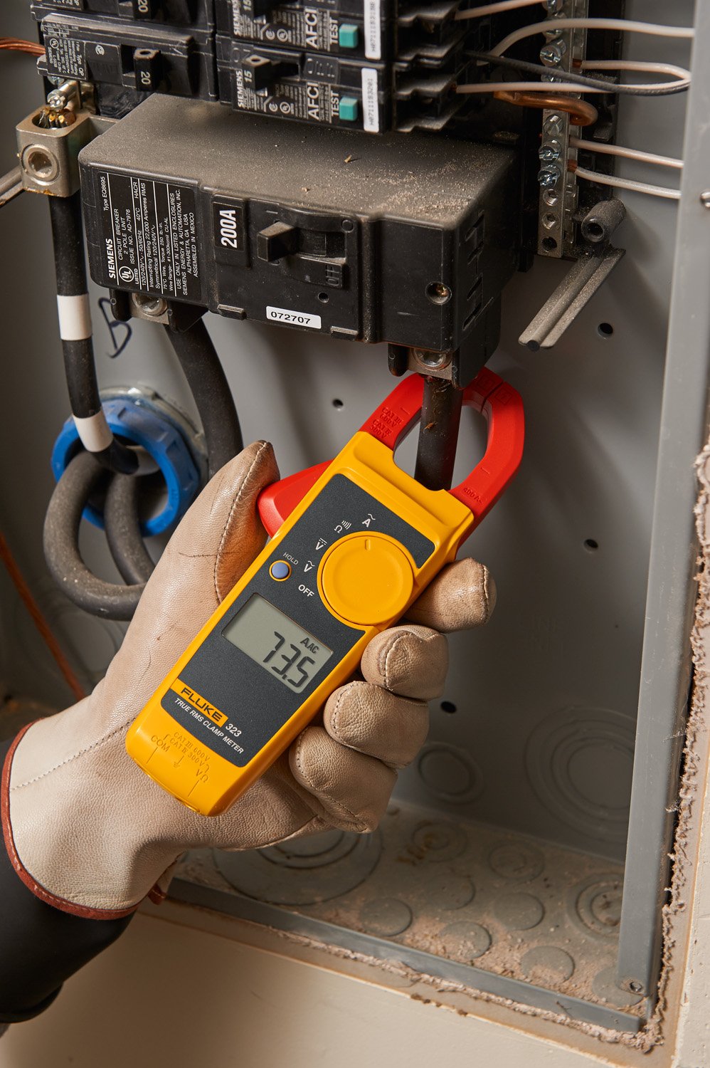 Fluke 323 True RMS Clamp Meter | AC 400A, 600V